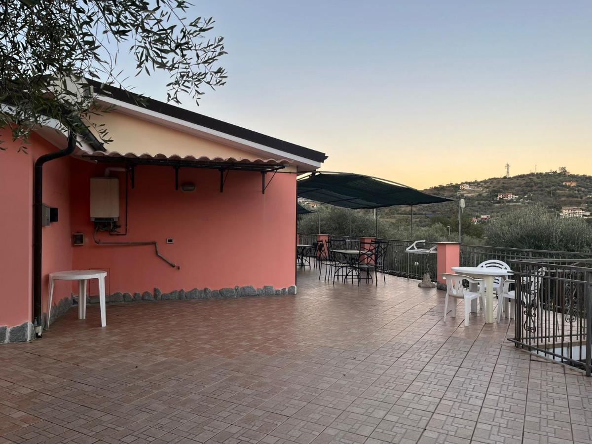 Agriturismo Le Mimose 因佩里亚 外观 照片