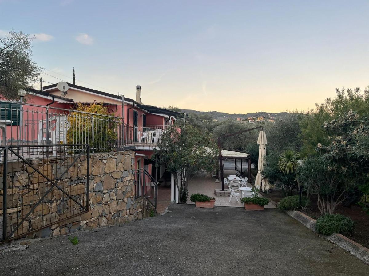 Agriturismo Le Mimose 因佩里亚 外观 照片